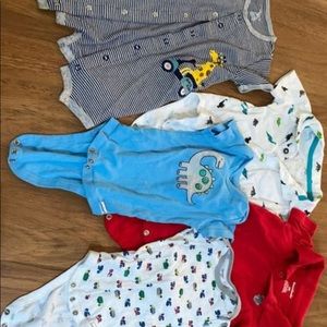 ‼️Baby boy 12 month lot! 19 items! MUST GO‼️